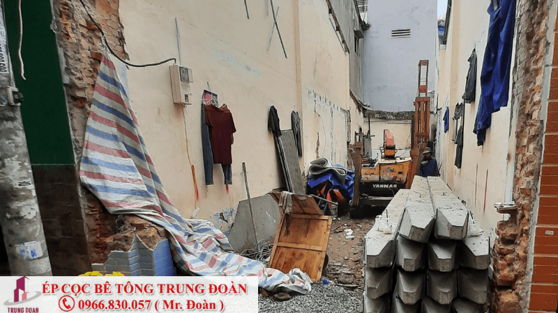 ép cọc bê tông bờ sông